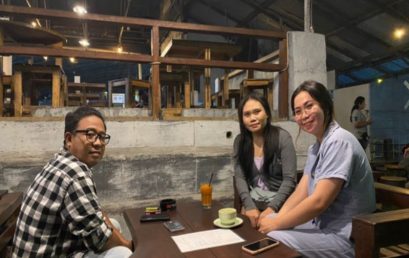 PENGABDIAN MASYARAKAT DAN ASAH KEPEMIMPINAN MAHASISWA DI UMKM